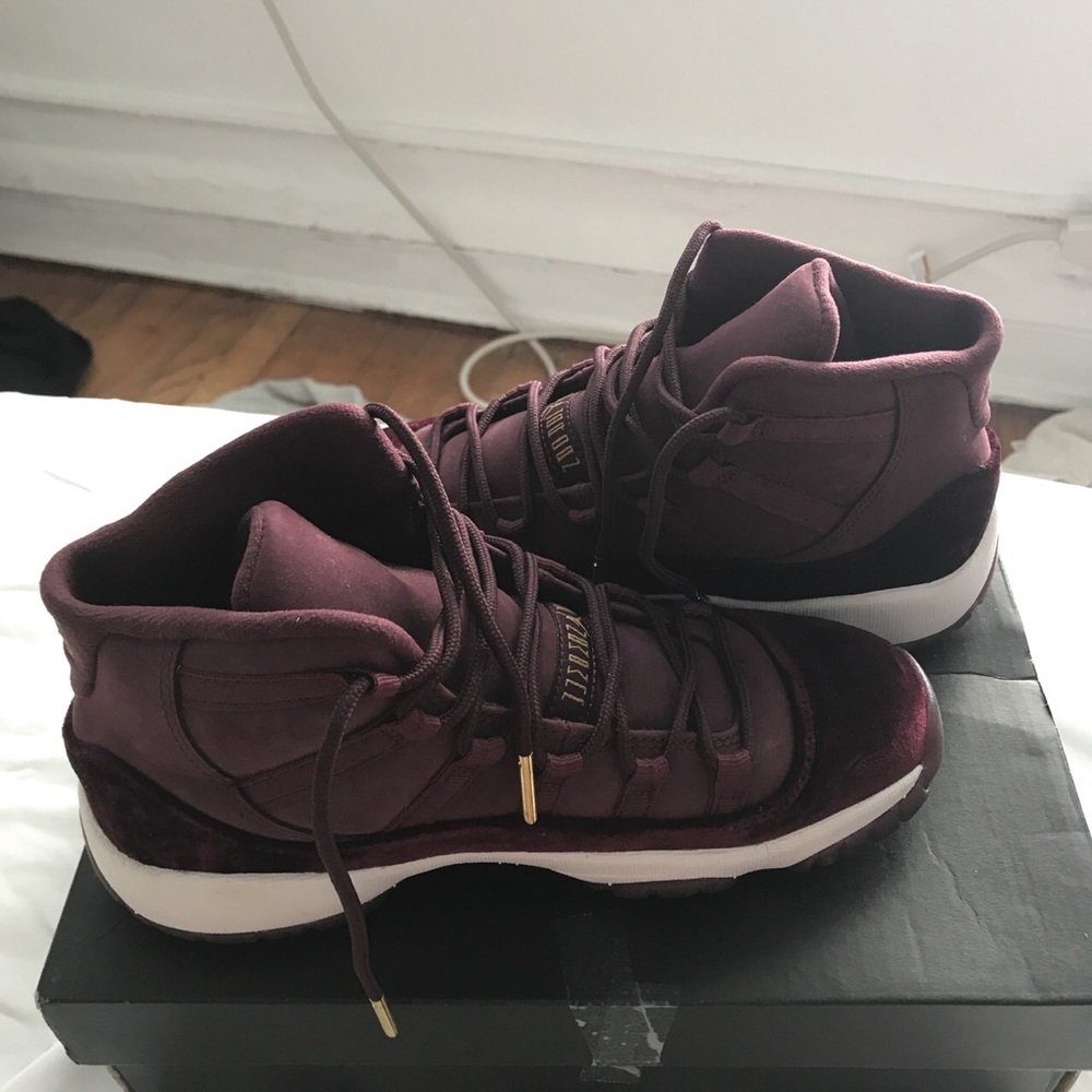 AIR JORDAN RETROS BG